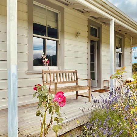 Saffron Cottage Manakau Екстериор снимка